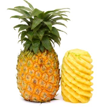 Ripe,Pineapple,Isolated,On,White,Background